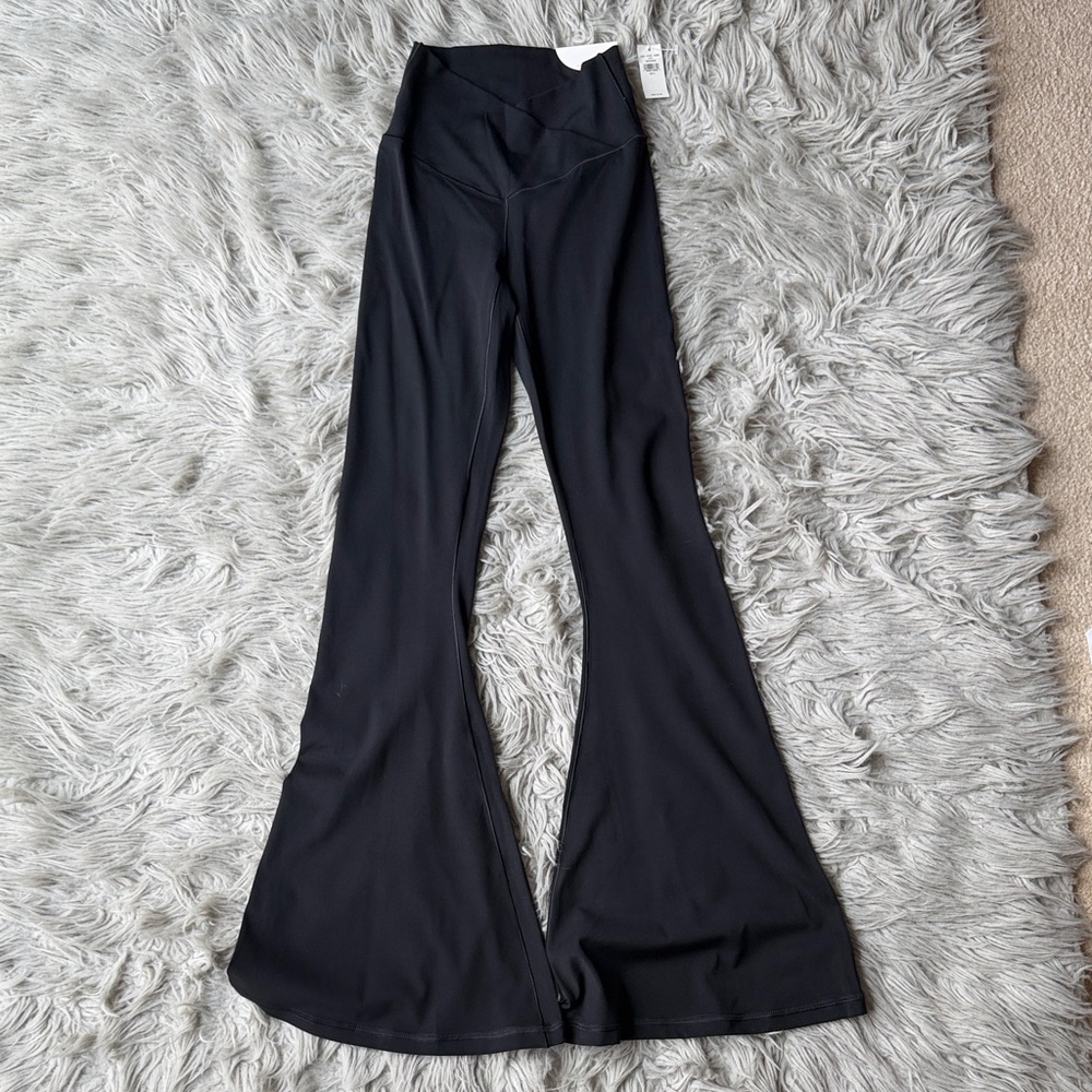 Aerie Offline Real Me Super Flared Leggings -Brand New
